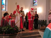 mit Bischof Nikolaus und Weihnachtsmann — (Foto: A.Bertram-Weiss)