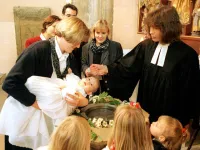 Taufe (Foto: Kirchenweb Bilder)